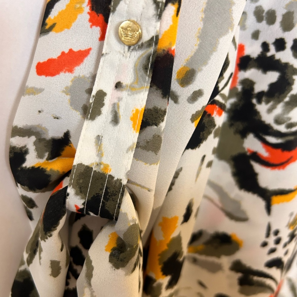 CHAUS New York Women’s Size Large blouse, sleeves button to the elbow , colorful - Picture 8 of 11